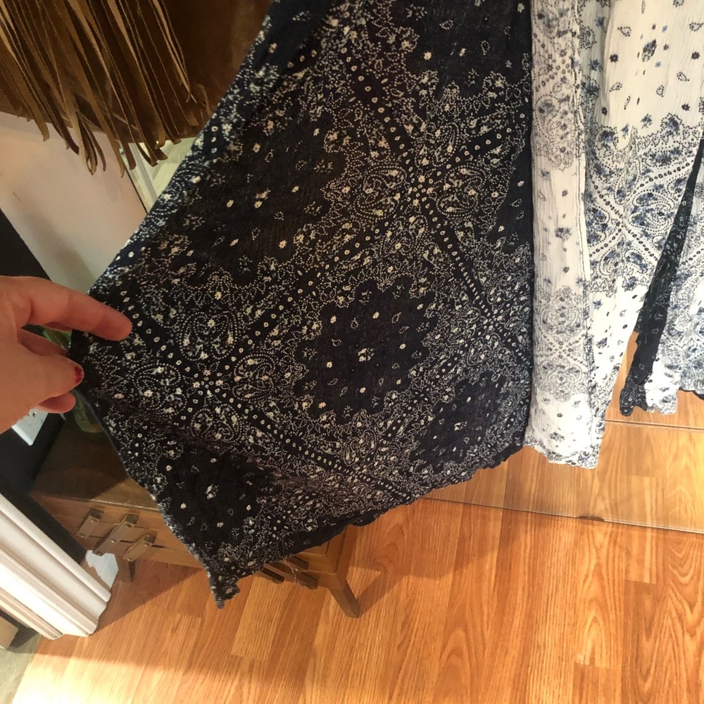 Blue/white bandana style pants - Picture 3 of 8